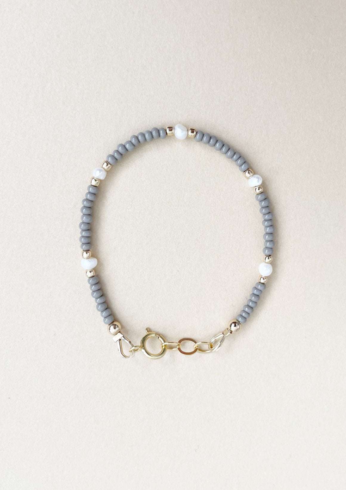 Pearly Grey Bracelet